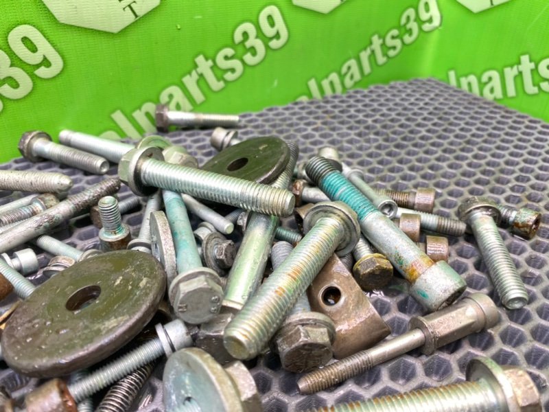 Болты двигателя, 2000 рублей, Калининград