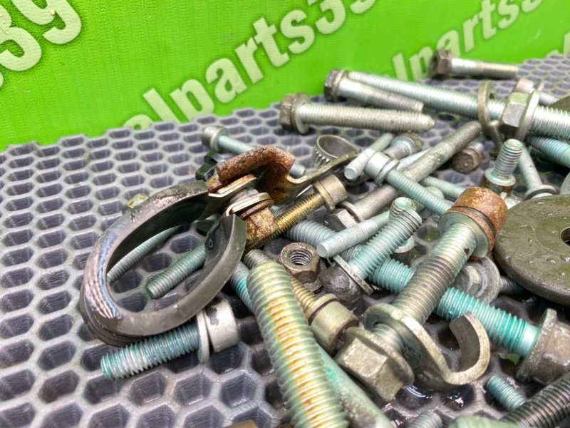 Болты двигателя, 2000 рублей, Калининград