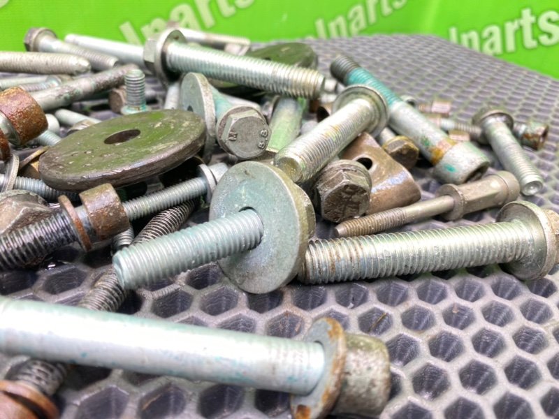 Болты двигателя, 2000 рублей, Калининград