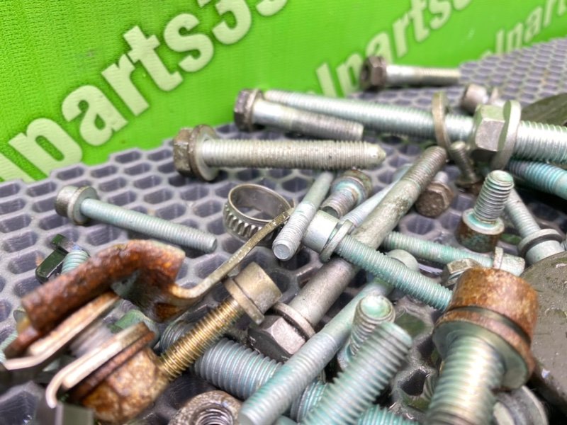 Болты двигателя, 2000 рублей, Калининград