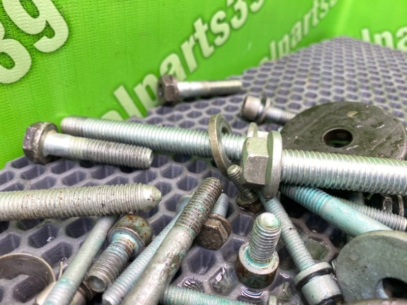 Болты двигателя, 2000 рублей, Калининград