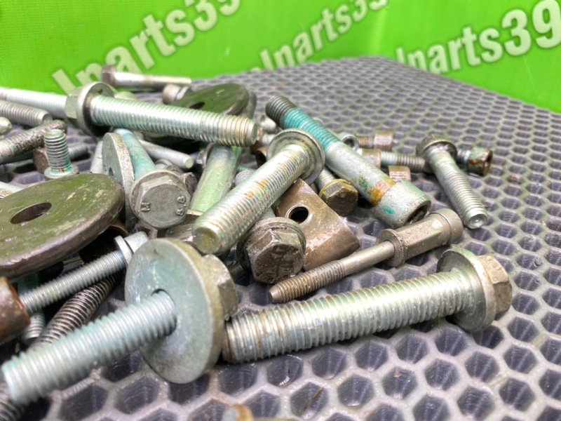 Болты двигателя, 2000 рублей, Калининград