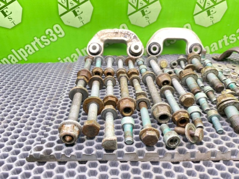 Болты подвески, 2000 рублей, Калининград