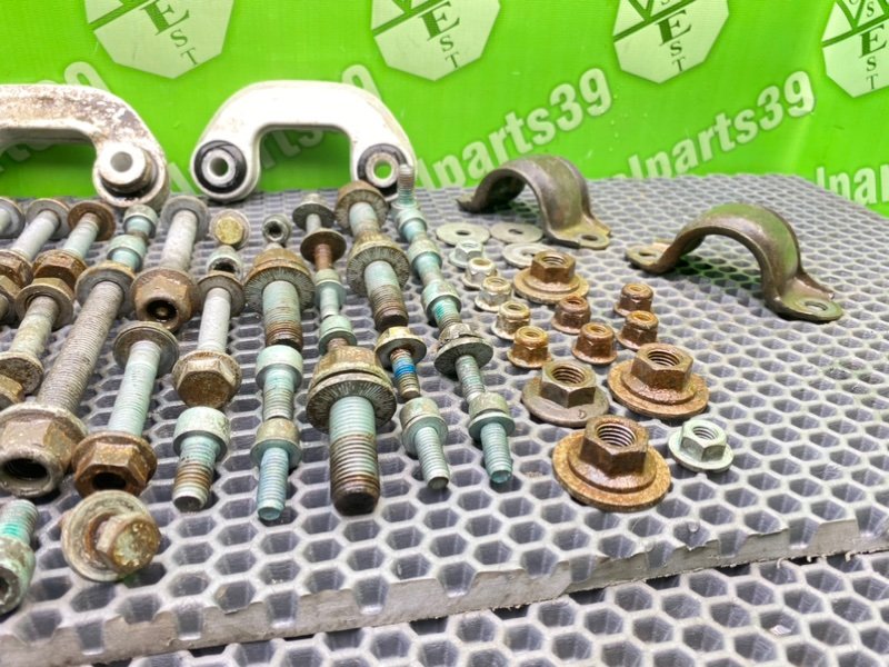 Болты подвески, 2000 рублей, Калининград