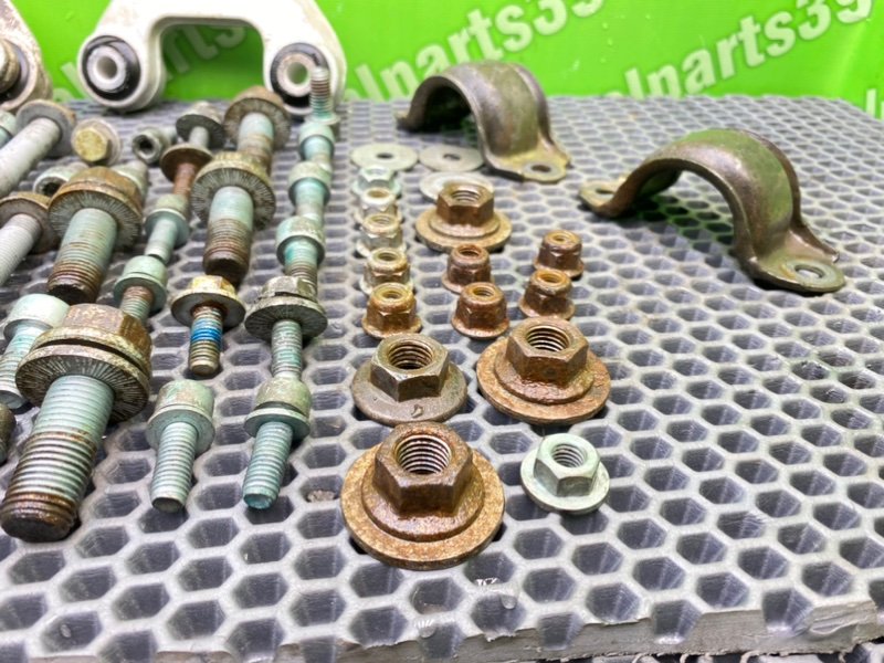 Болты подвески, 2000 рублей, Калининград