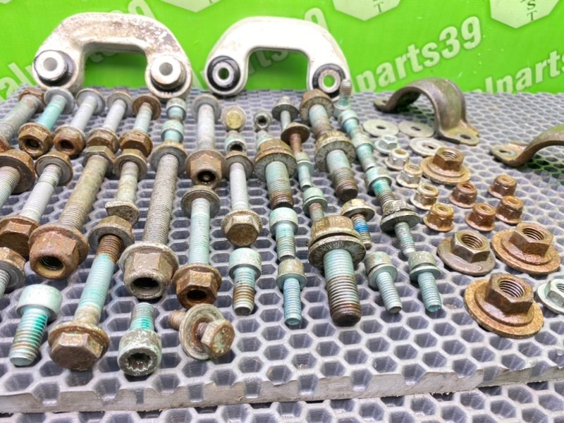 Болты подвески, 2000 рублей, Калининград