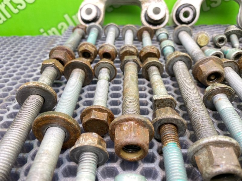 Болты подвески, 2000 рублей, Калининград