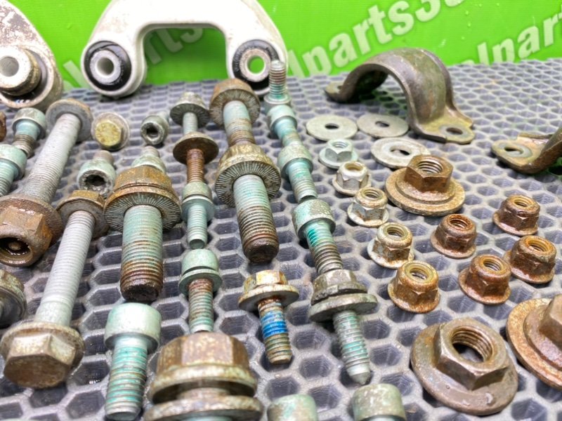 Болты подвески, 2000 рублей, Калининград