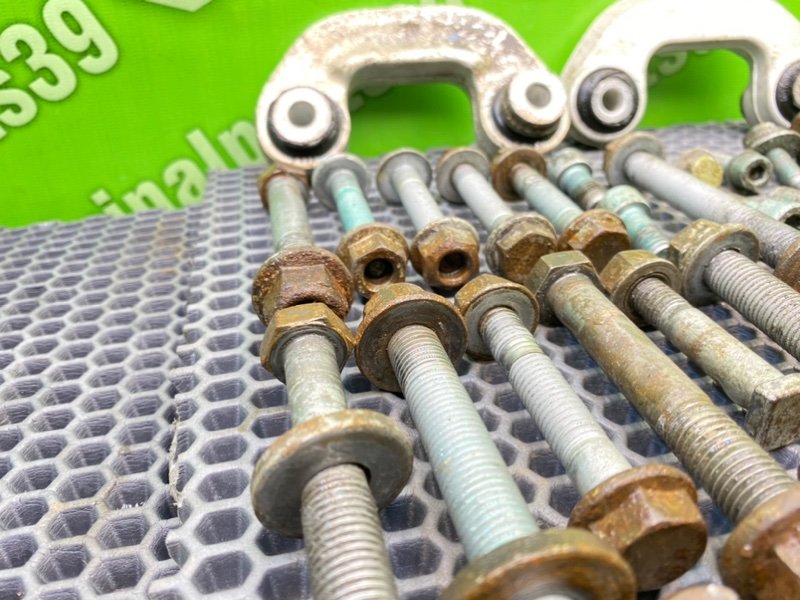 Болты подвески, 2000 рублей, Калининград