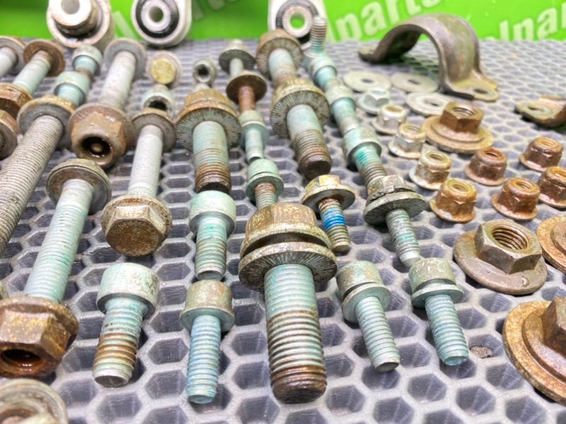 Болты подвески, 2000 рублей, Калининград