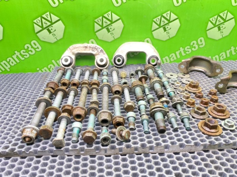 Болты подвески, 2000 рублей, Калининград