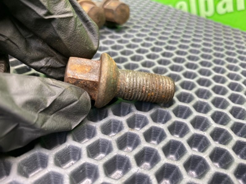 Колесные болты, 2700 рублей, Тверь