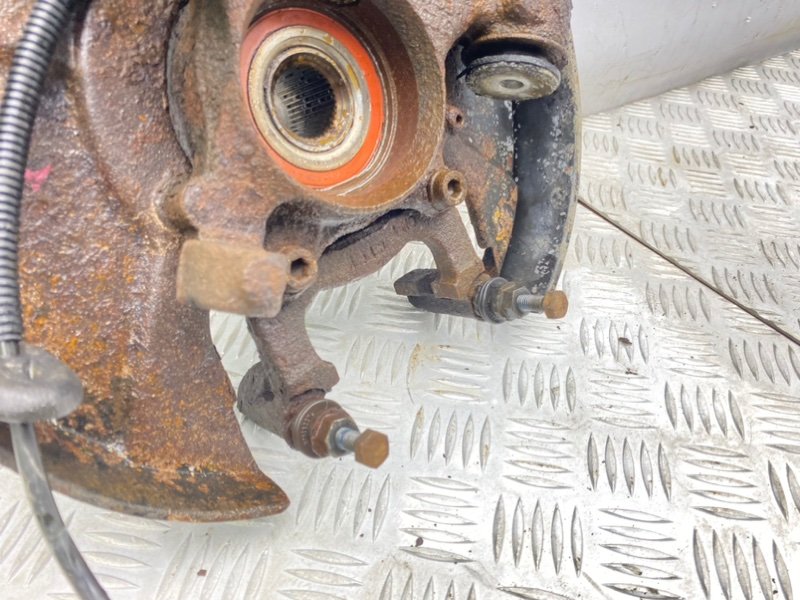 Поворотный кулак, 3900 рублей, Калининград