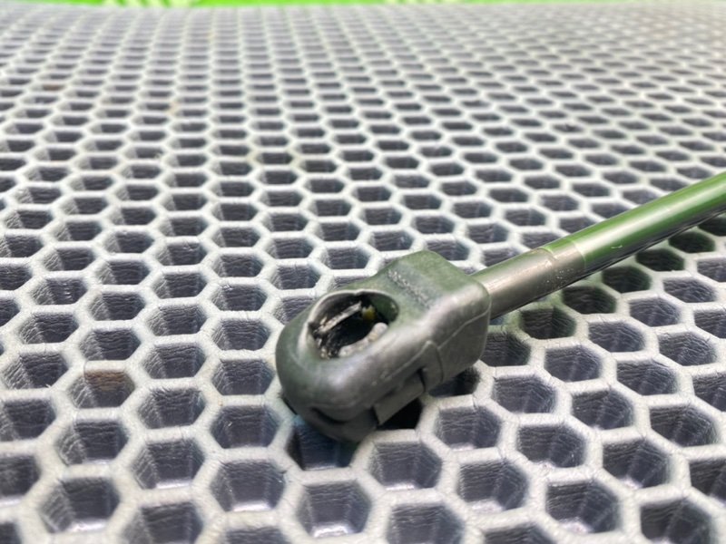 Амортизатор капота, 800 рублей, Калининград