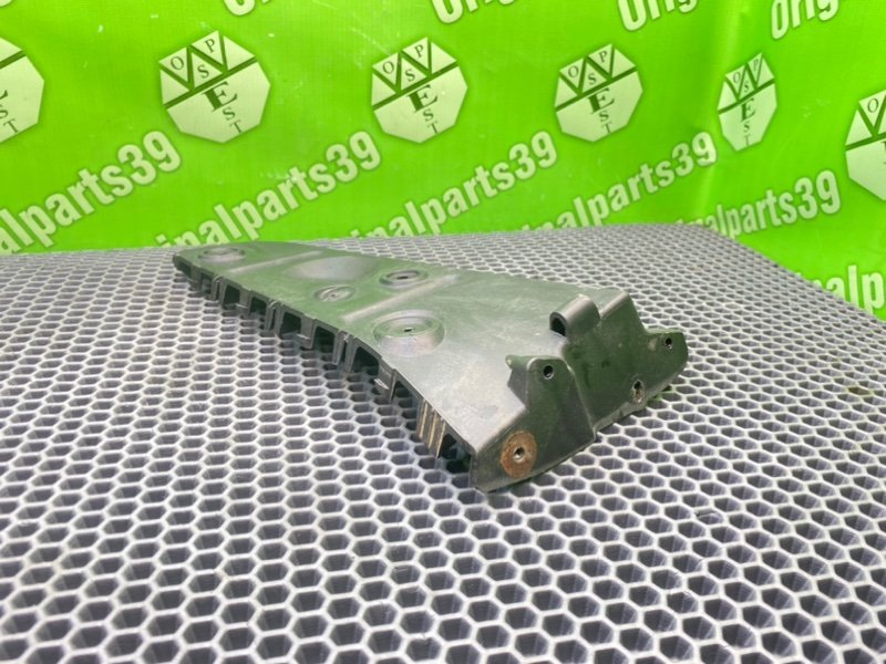 Кронштейн бампера, 800 рублей, Калининград