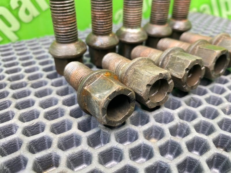 Колесные болты, 1500 рублей, Тверь