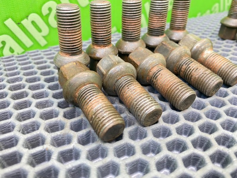 Колесные болты, 1500 рублей, Тверь