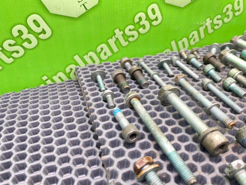 Болты двигателя, 2000 рублей, Калининград