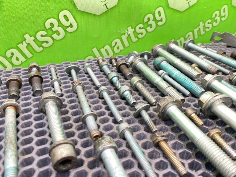 Болты двигателя, 2000 рублей, Калининград