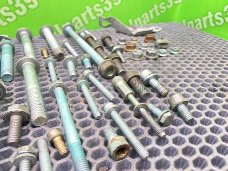 Болты двигателя, 2000 рублей, Калининград