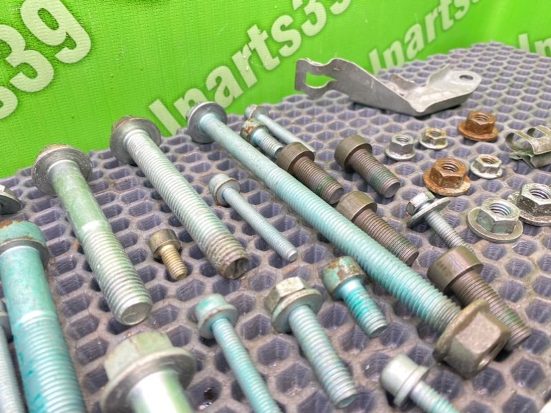 Болты двигателя, 2000 рублей, Калининград