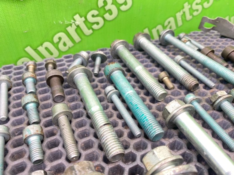 Болты двигателя, 2000 рублей, Калининград