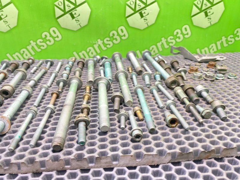 Болты двигателя, 2000 рублей, Калининград