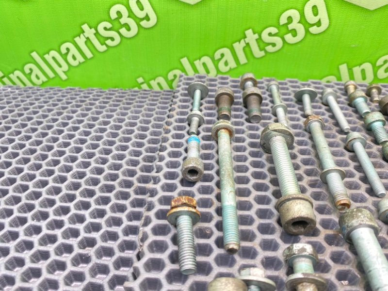 Болты двигателя, 2000 рублей, Калининград