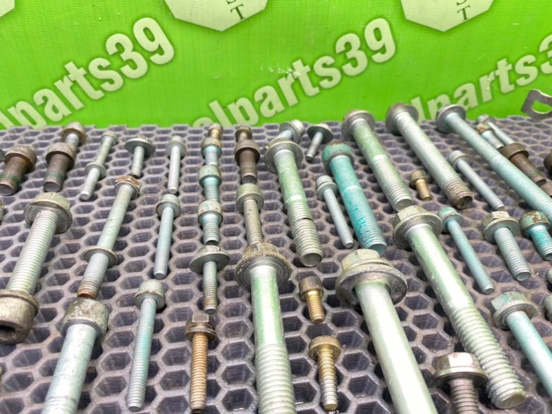 Болты двигателя, 2000 рублей, Калининград