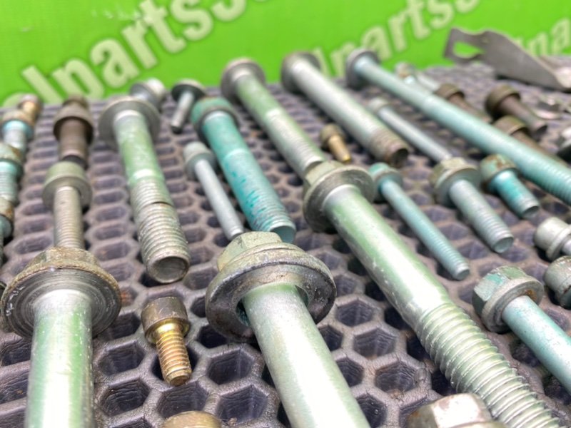 Болты двигателя, 2000 рублей, Калининград