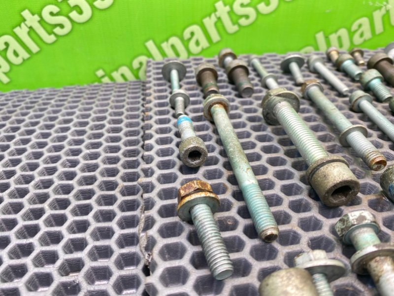 Болты двигателя, 2000 рублей, Калининград