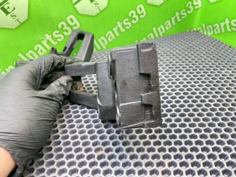 Кронштейны, 1000 рублей, Калининград