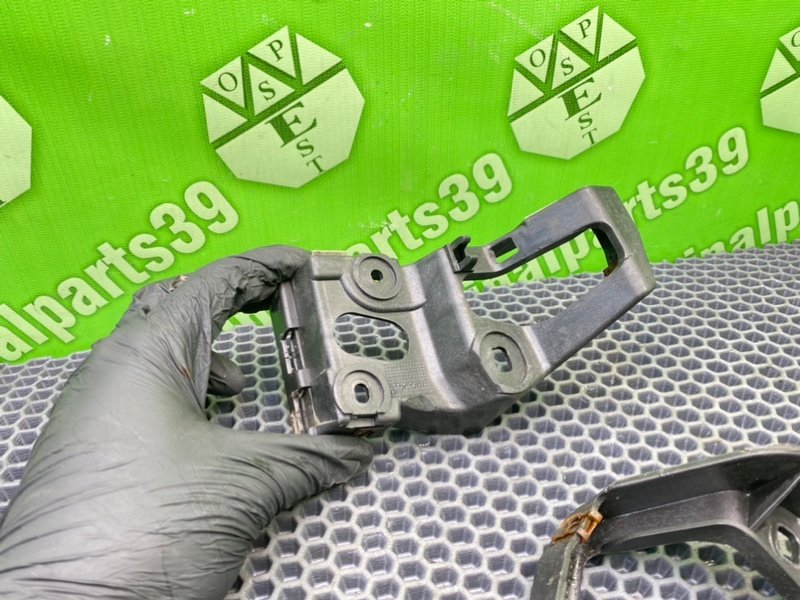 Кронштейны, 1000 рублей, Калининград