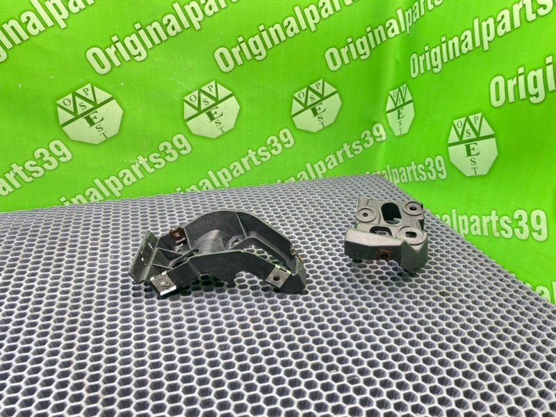 Кронштейны, 1000 рублей, Калининград