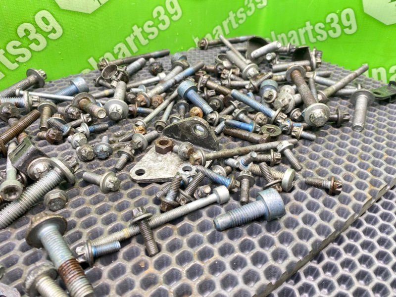 Болты двигателя, 2300 рублей, Калининград