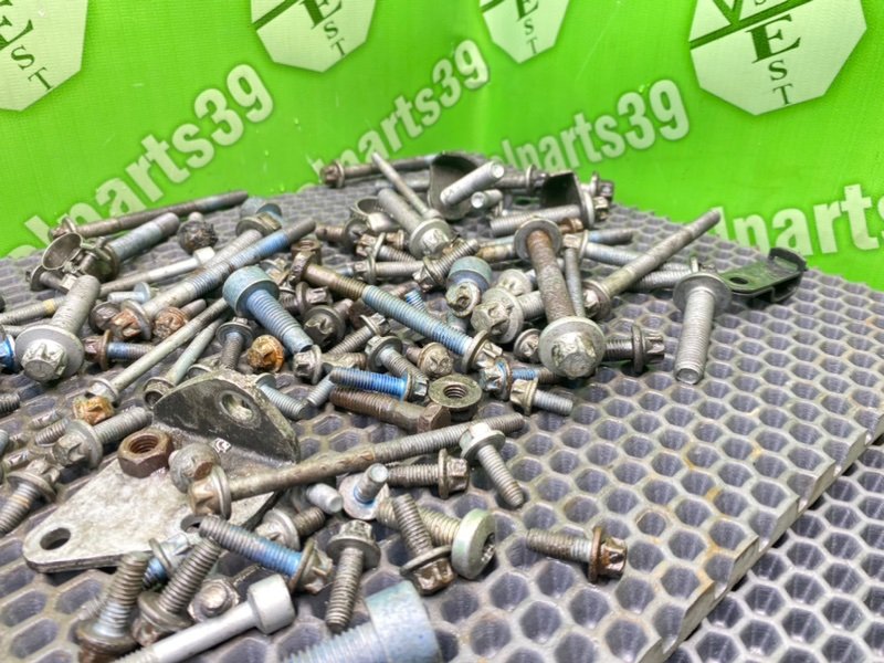 Болты двигателя, 2300 рублей, Калининград