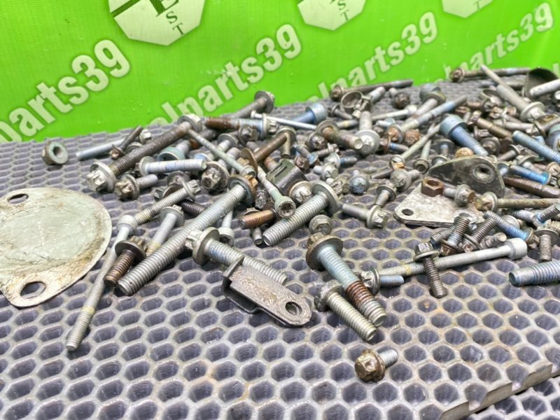 Болты двигателя, 2300 рублей, Калининград