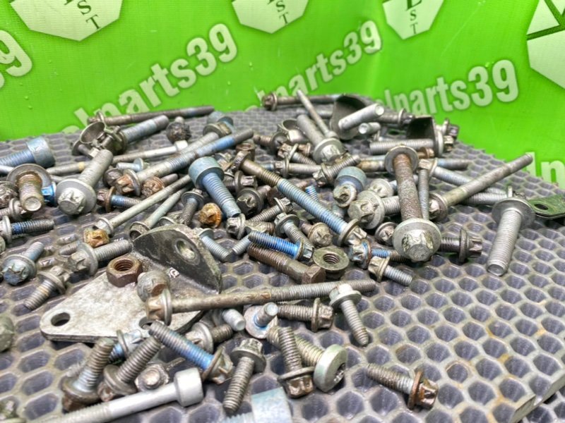 Болты двигателя, 2300 рублей, Калининград