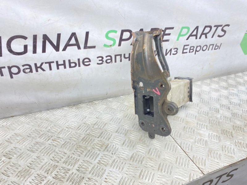 Кронштейн усилителя бампера, 1600 рублей, Калининград