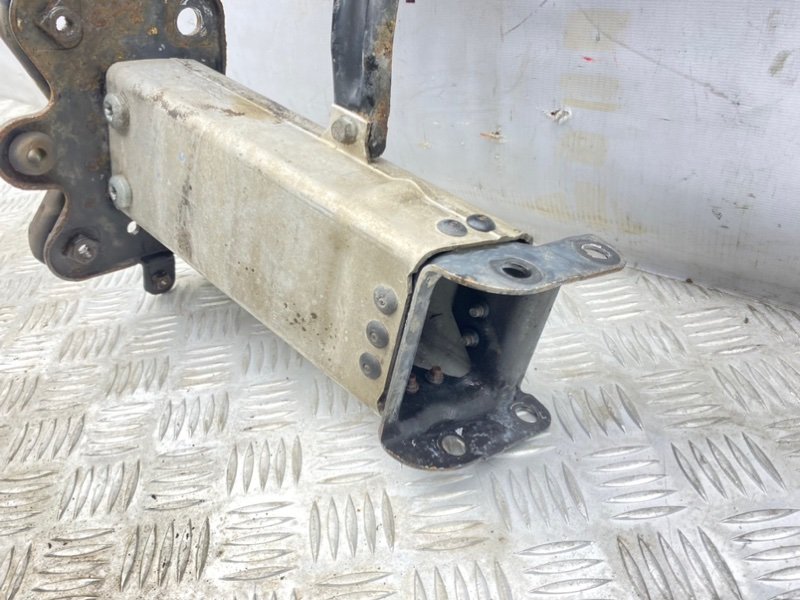 Кронштейн усилителя бампера, 1600 рублей, Калининград