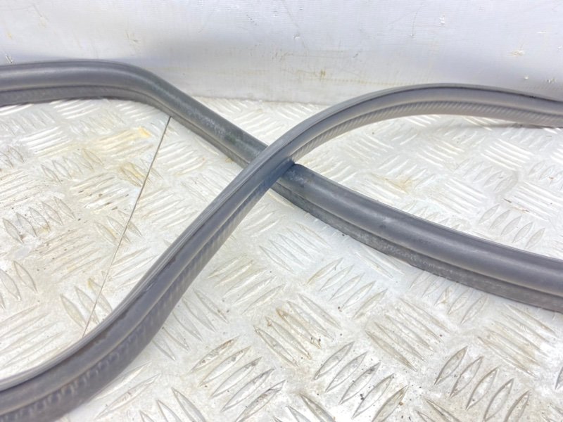 Уплотнительная резинка капота, 1000 рублей, Калининград