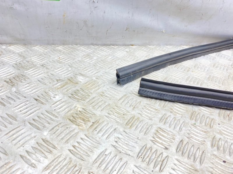 Уплотнительная резинка капота, 1000 рублей, Калининград