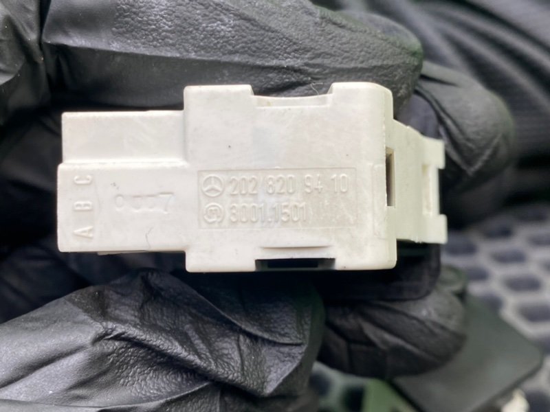 Концевик двери, 1000 рублей, Калининград