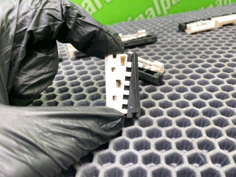 Крепеж молдингов, 1700 рублей, Калининград