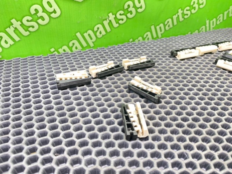 Крепеж молдингов, 1700 рублей, Калининград