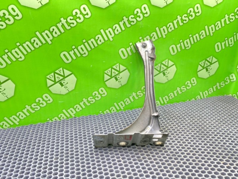 Кронштейн крыла, 1500 рублей, Калининград