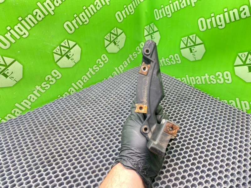 Кронштейн бампера, 1000 рублей, Калининград