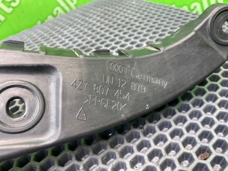 Кронштейн бампера, 1000 рублей, Калининград