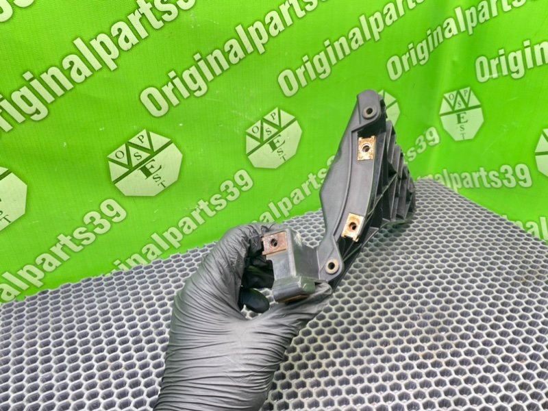 Кронштейн бампера, 1000 рублей, Калининград