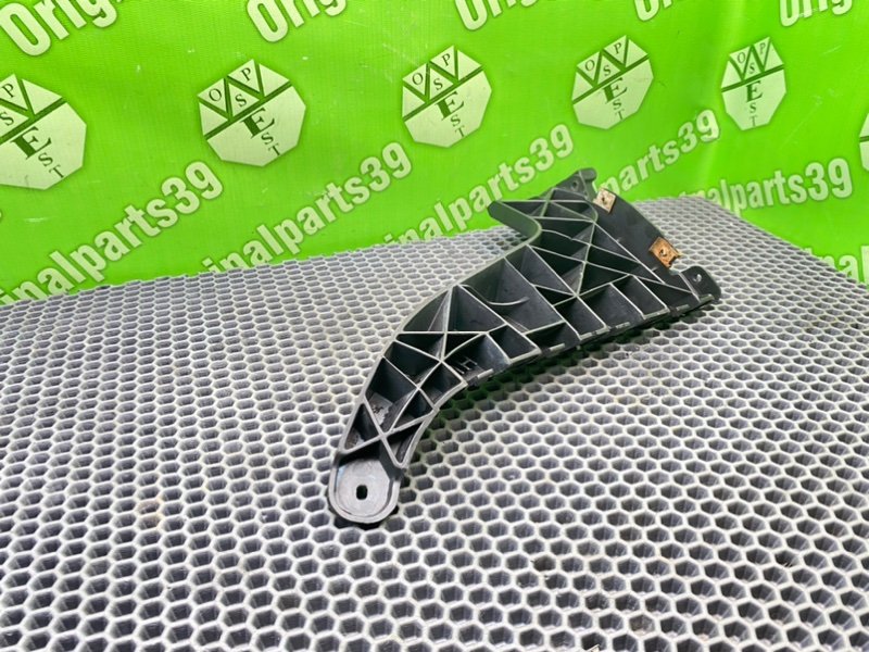 Кронштейн бампера, 1000 рублей, Калининград